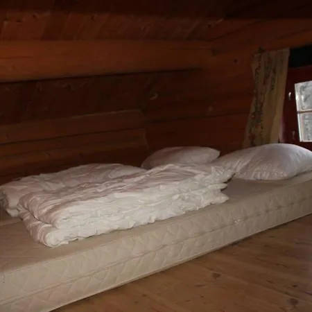 Hébergement de vacances Cozy At With Sauna, Hot Tub & Fireplace *