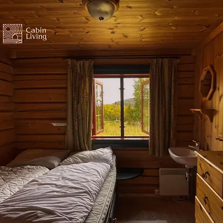 Hébergement de vacances Cozy At With Sauna, Hot Tub & Fireplace *